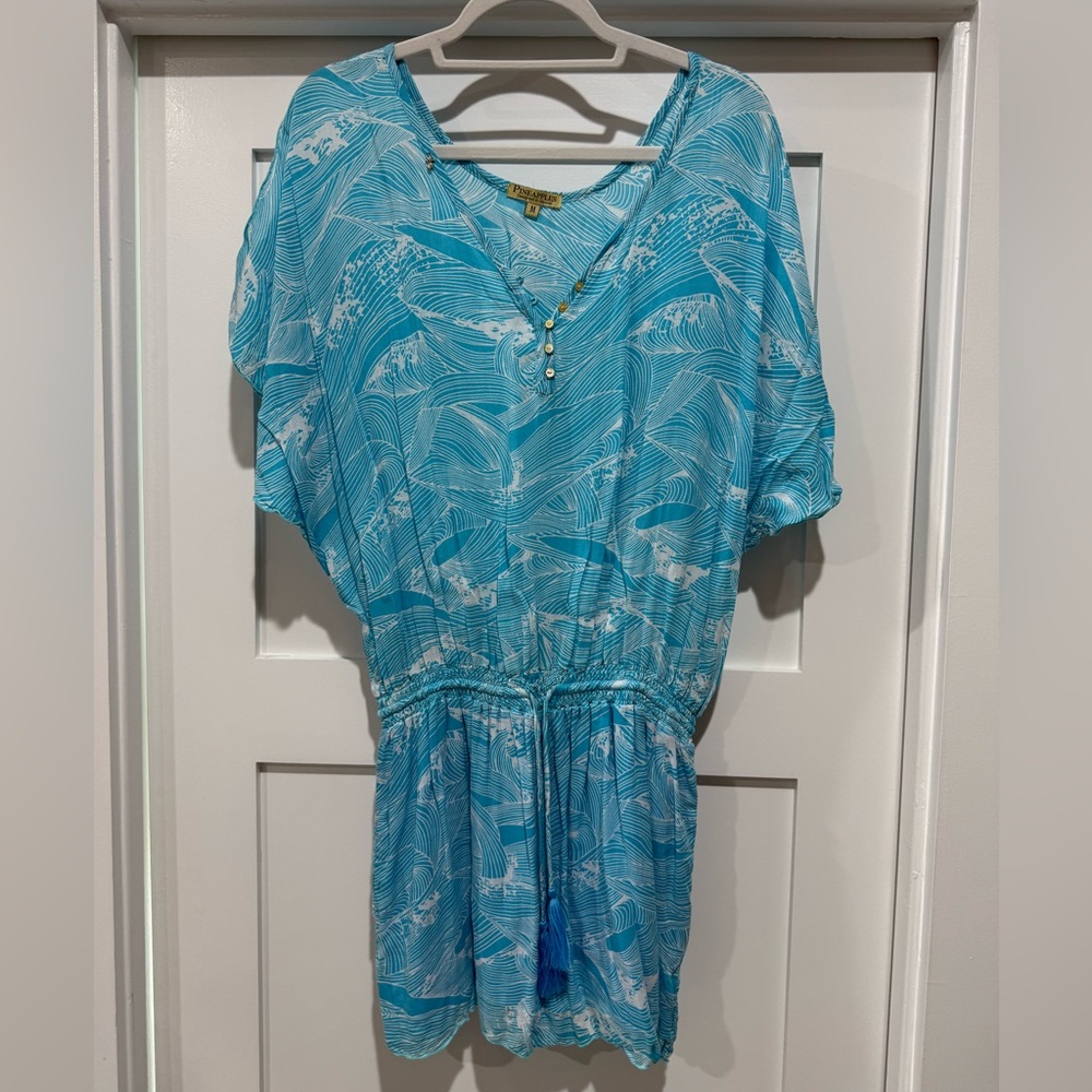 Pineapples brand Tunic.  Size Medium